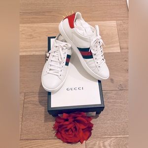 ✨Gucci✨Authentic Ace Sneakers with pearl and spike detail. In perfect condition!